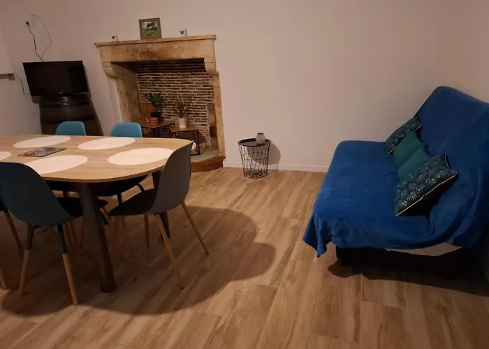 Gite, Chez Jean بيت للعطل *